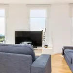 Idyllic Apartment In Bcn Beach